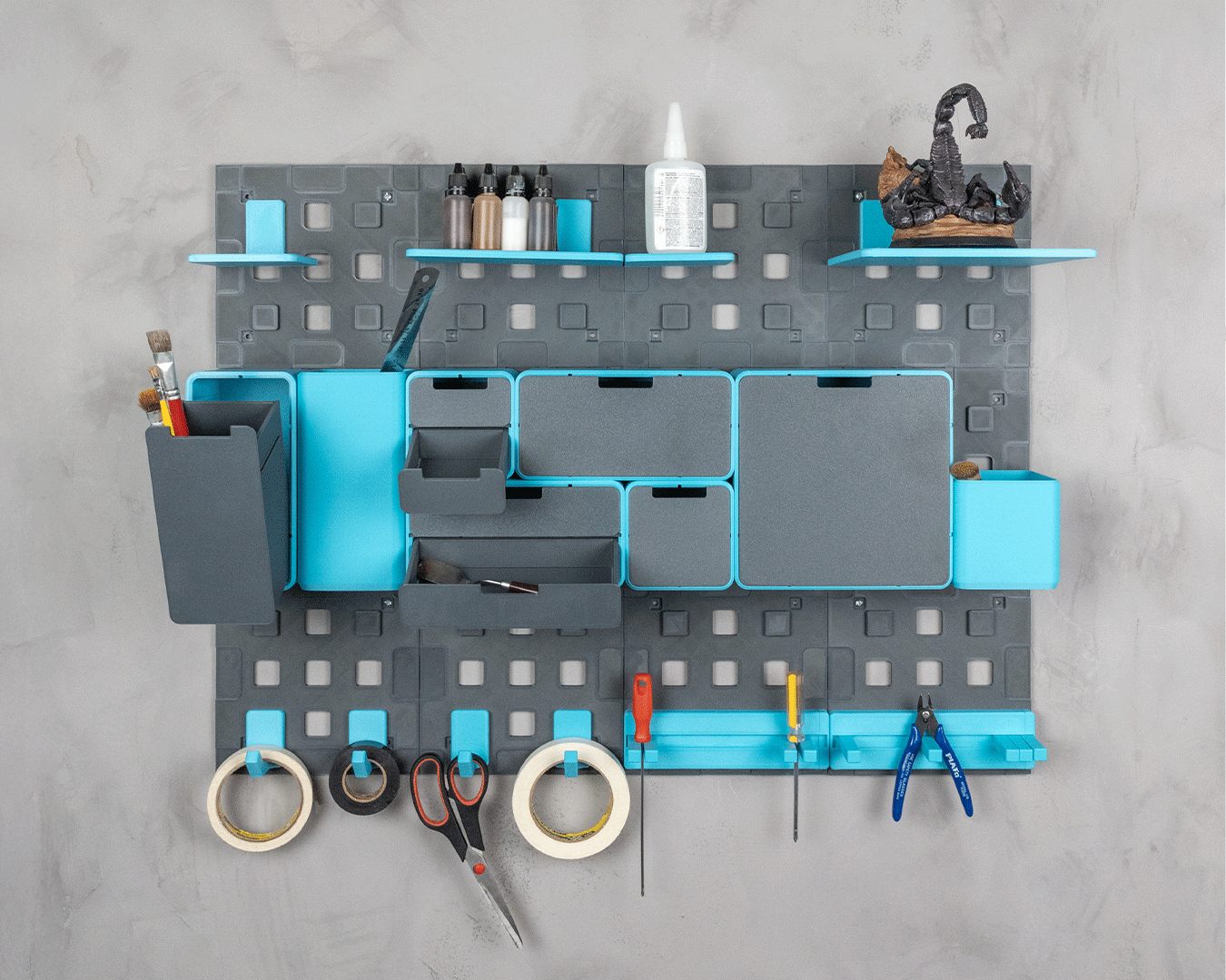 Upright - Wall-Mounted Organizer