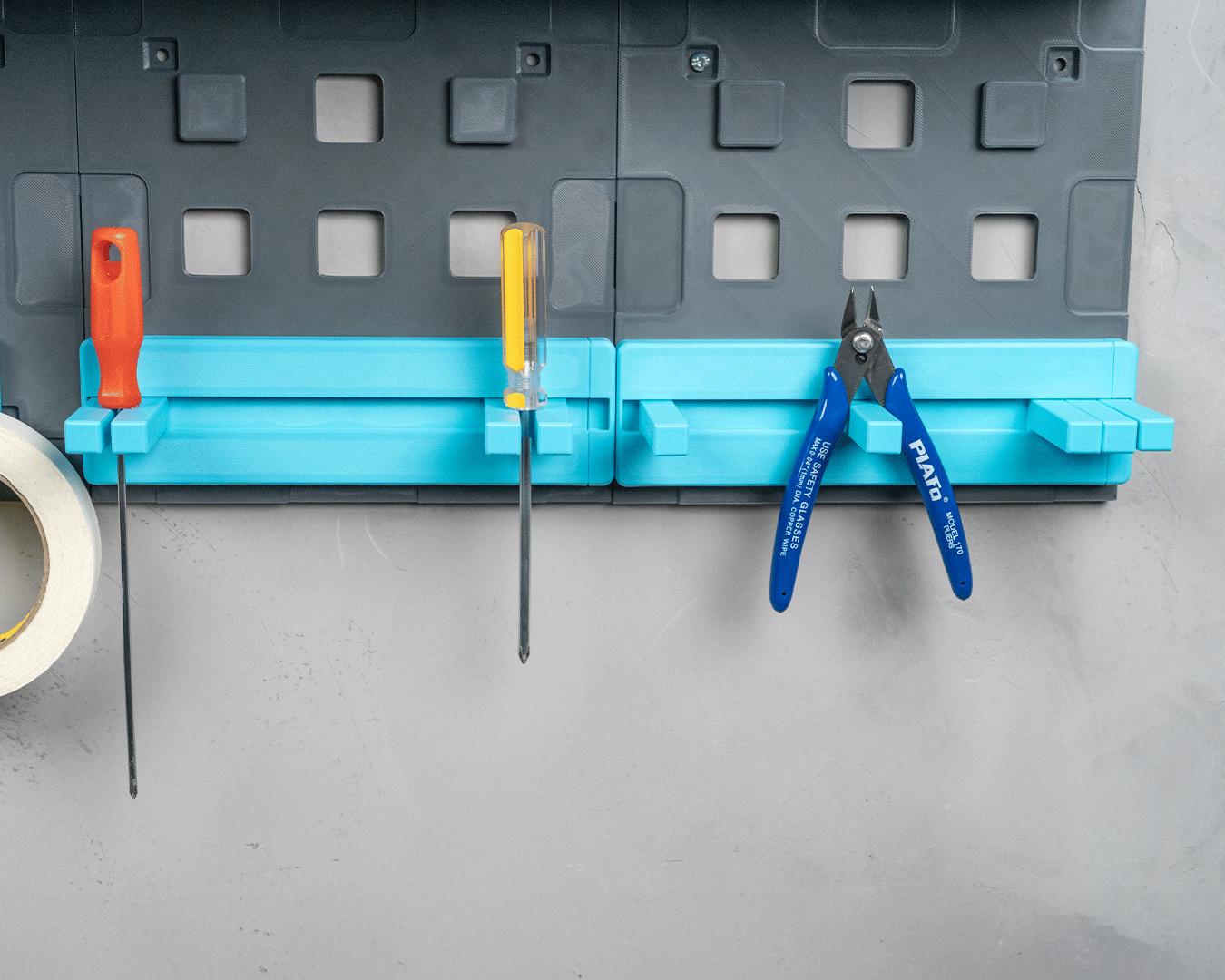 Upright - Wall-Mounted Organizer