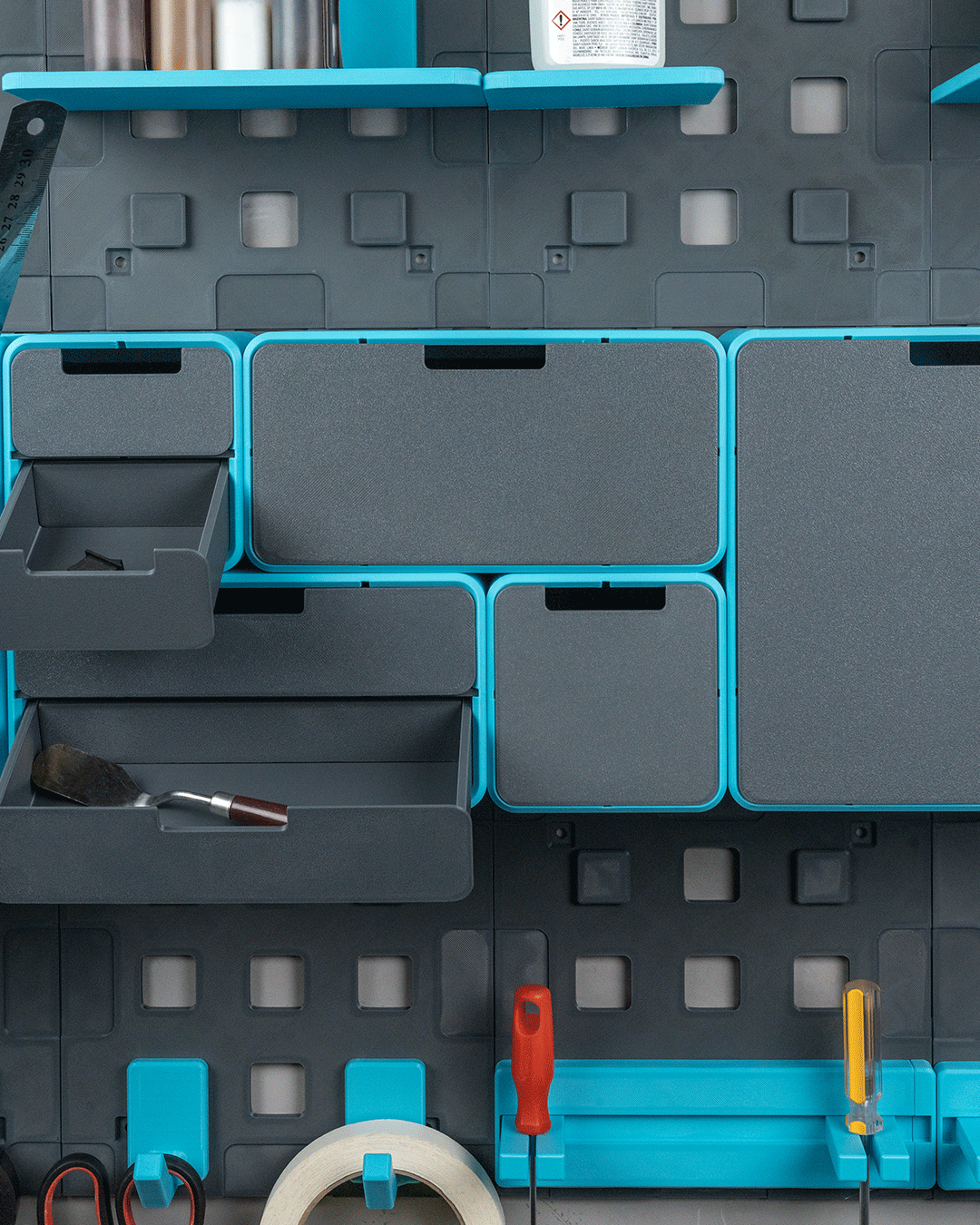 Upright - Wall-Mounted Organizer